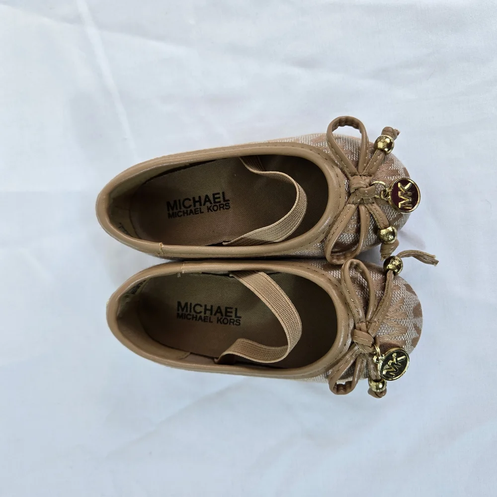 Michael Kors Toddler Girl Tan Fatima Signature Print Logo Charms Ballet‎ Flats 5